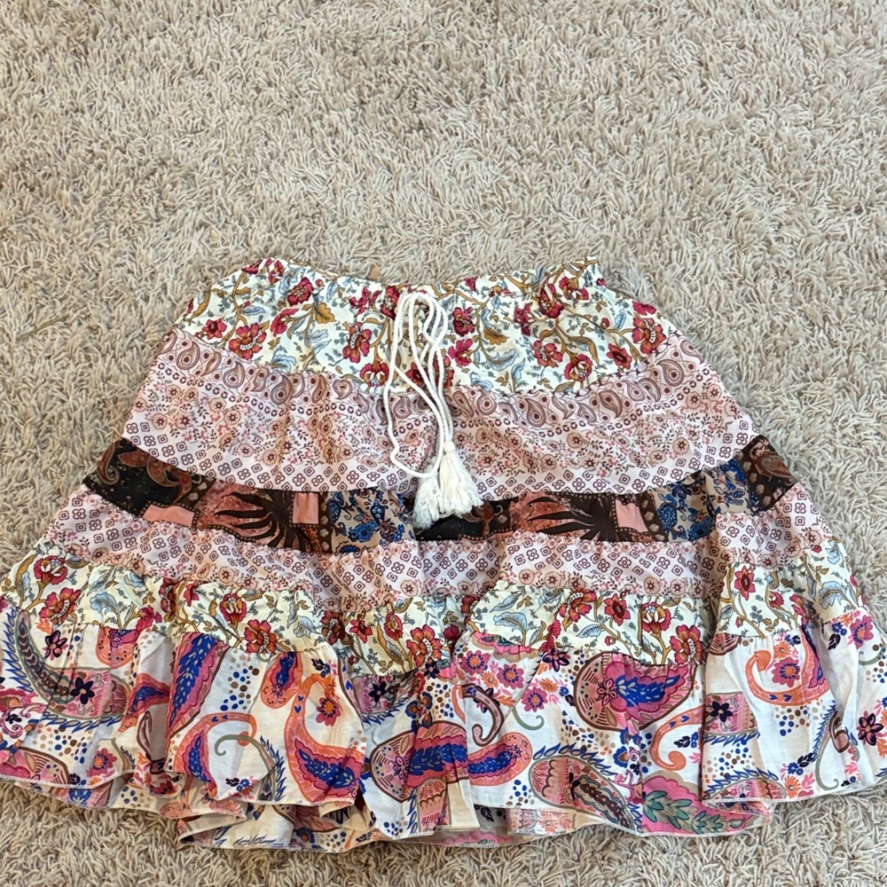 Floral Paisley Print Skirt. Have no clue where it’s from, and no tag.